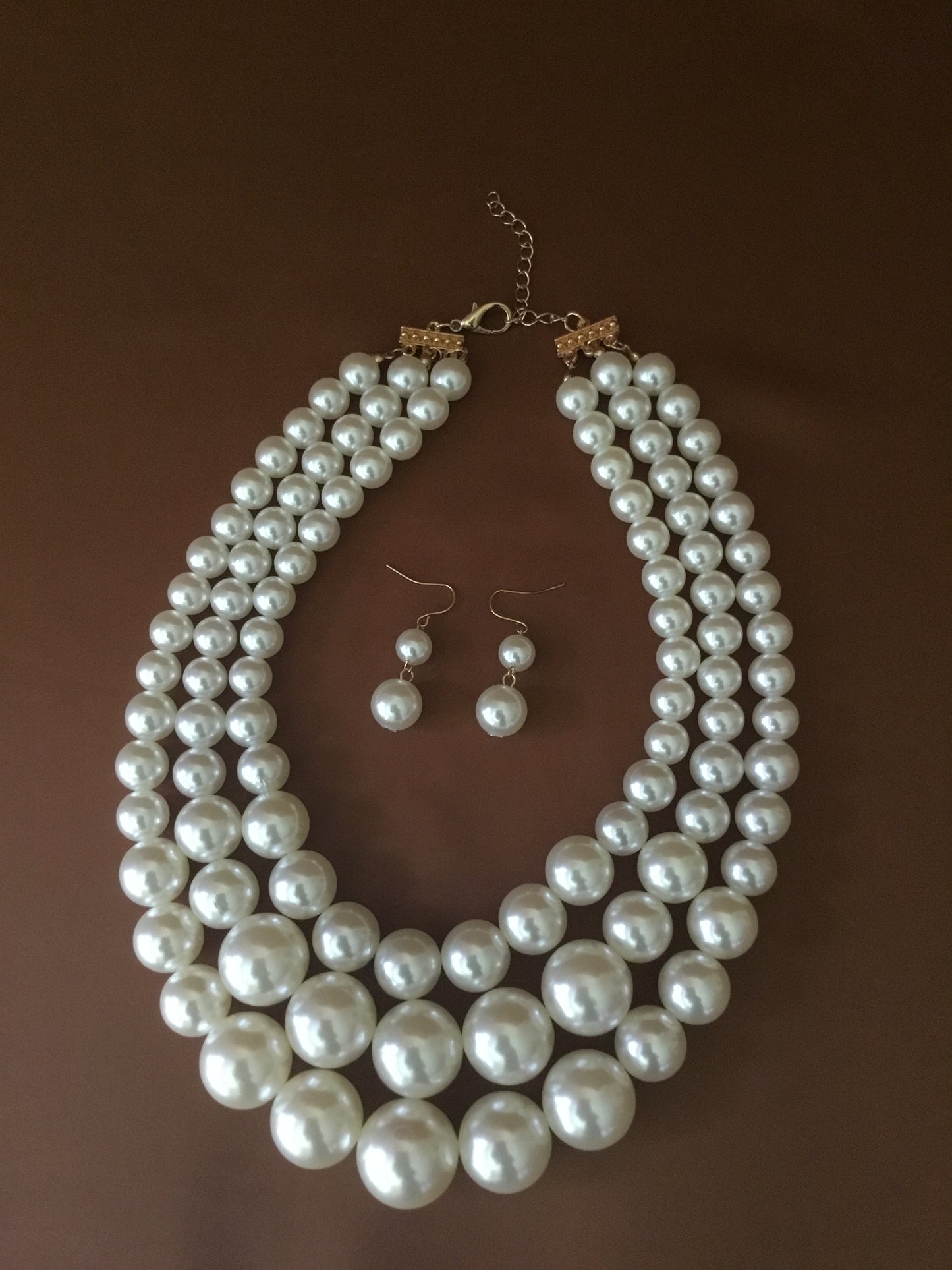 Off-White Pearl Necklace Set