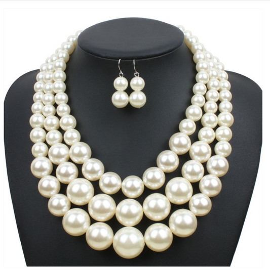 Off-White Pearl Necklace Set