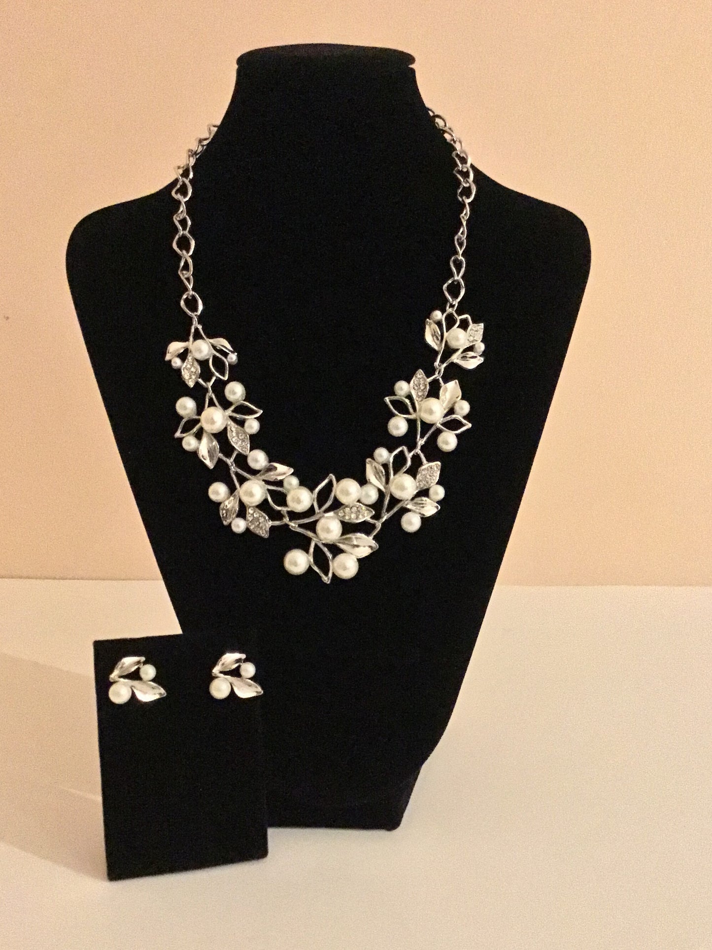 Branchy Leaves Necklace Set